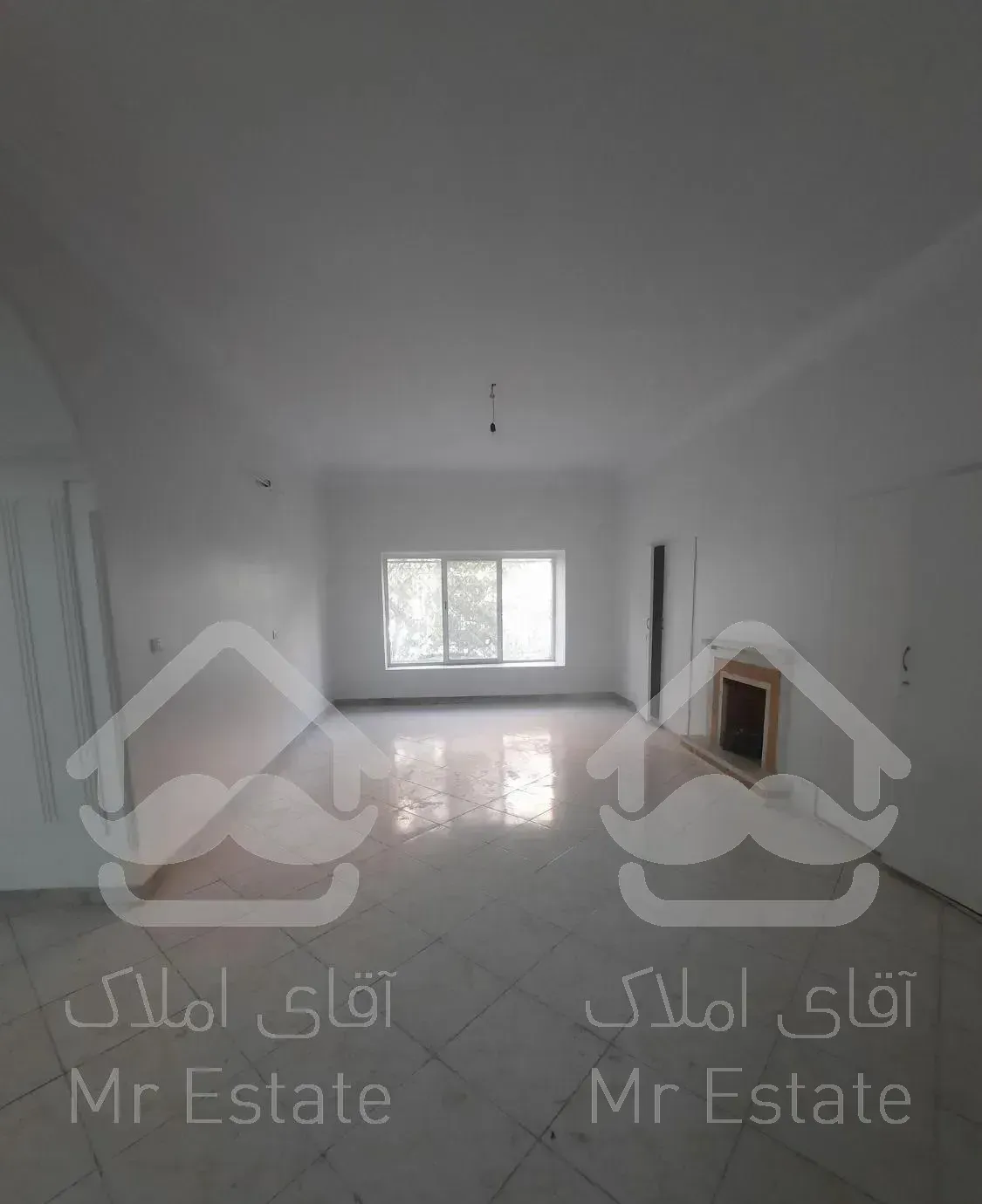 ۱۲۵متر طبقه همکف + ۴۰ متر حیاط (جمالزاده جنوبی)