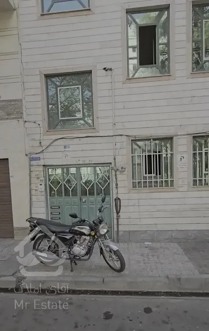 ۶۲ متر تک واحدی نازی آباد میدان حافظ(متقیان)