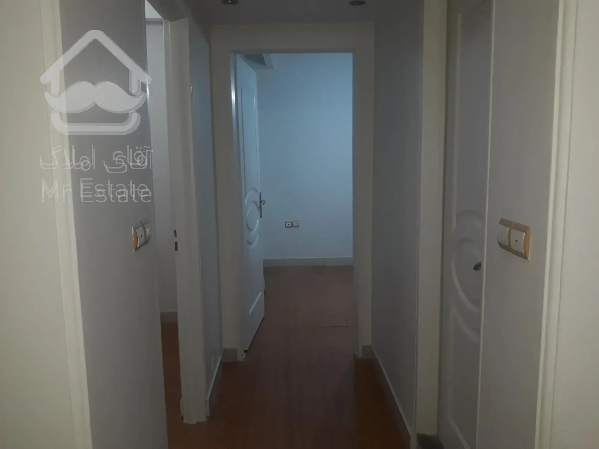 ۶۰متر/پارکینگ/آسانسور/انباری/تمیز