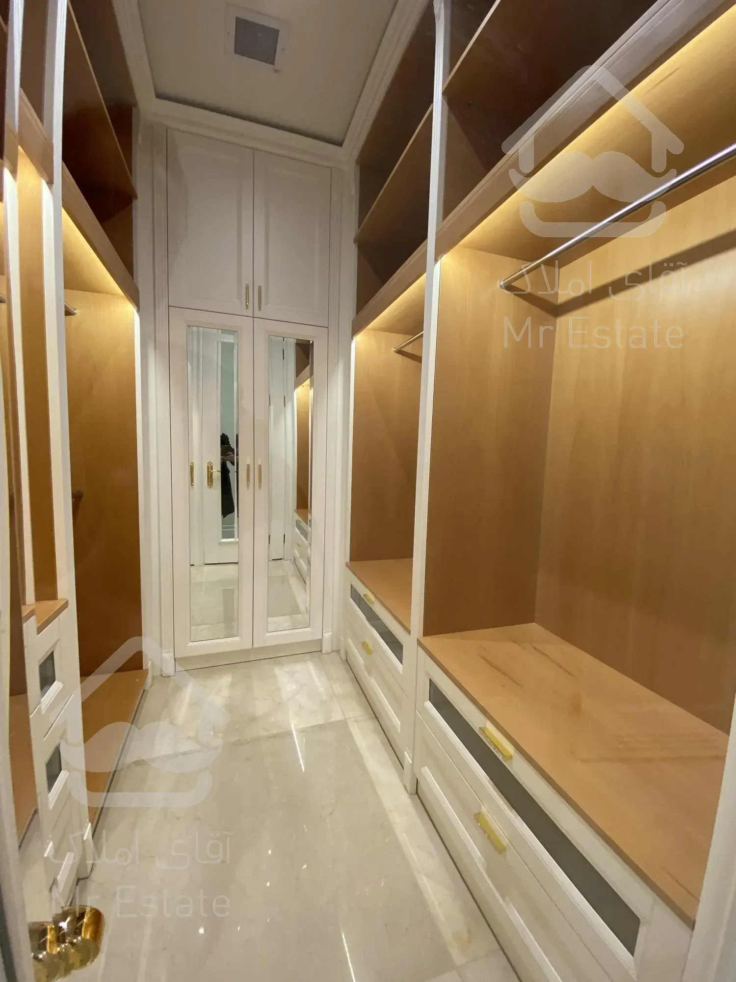 فرشته - فروش ۶۰۰ متر تکواحدی در ۲۵۰۰ متر برج باغ