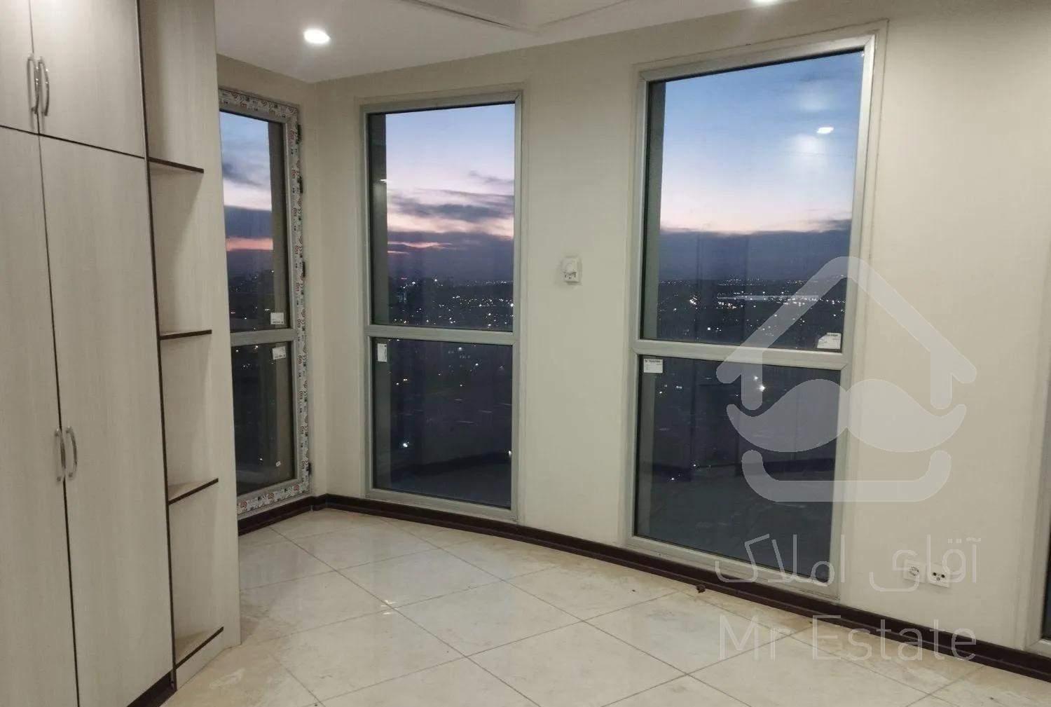 ۱۴۹ متر/ سه خواب/ برج های مسکونی پردیس المپیک