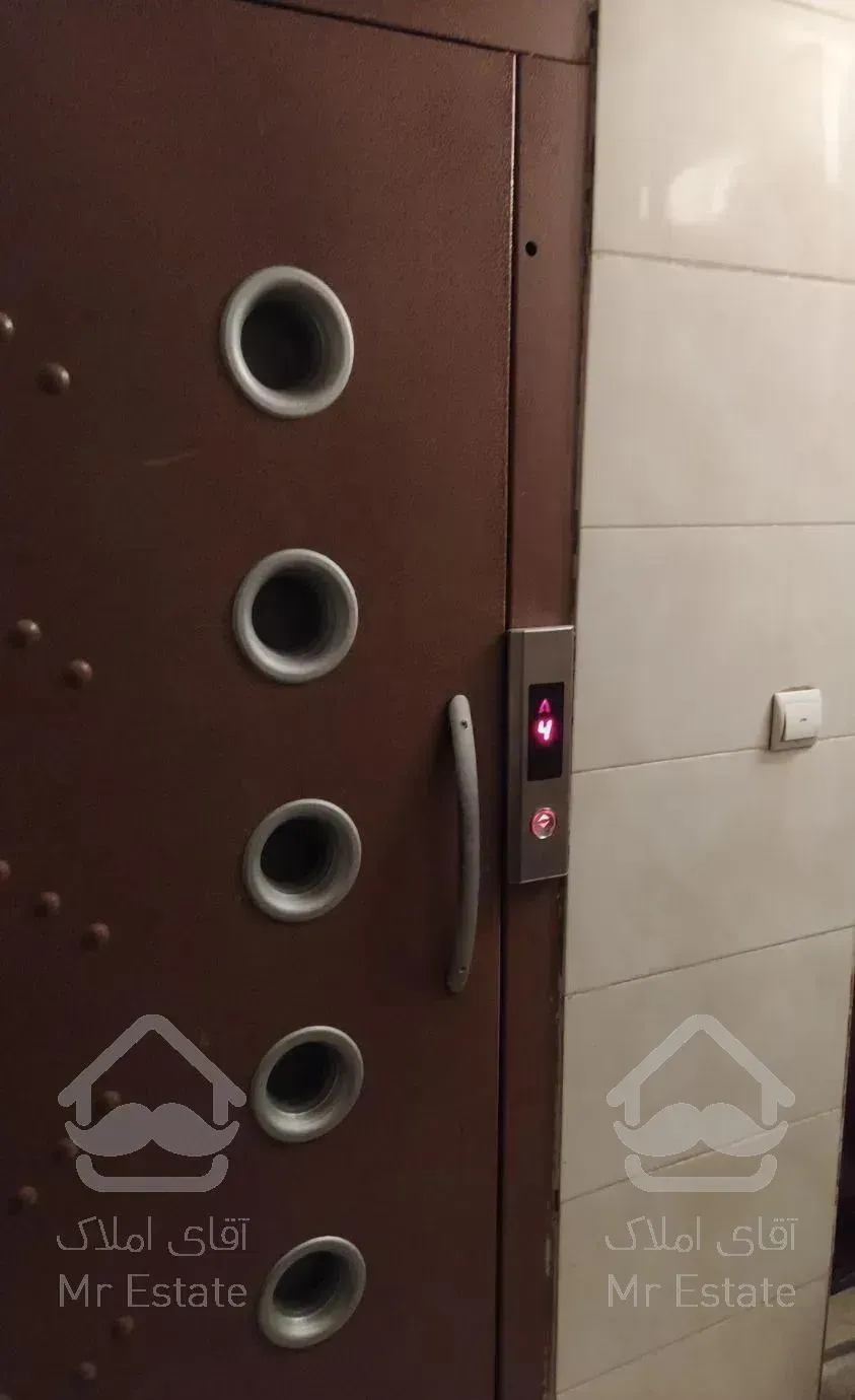 واحد 40 متر  اسانسورداربا ‌پارکینگ