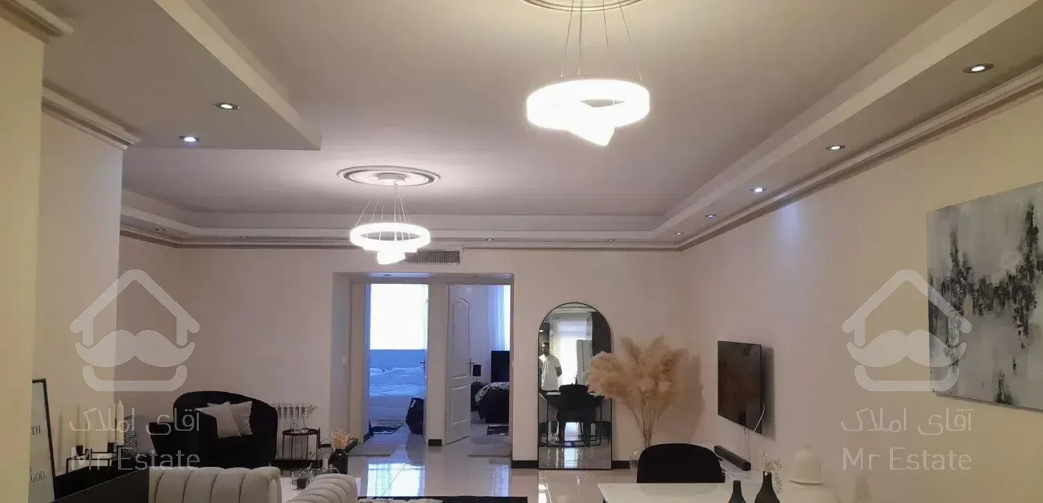 ۹۲متری ۲خوابه نورگیر