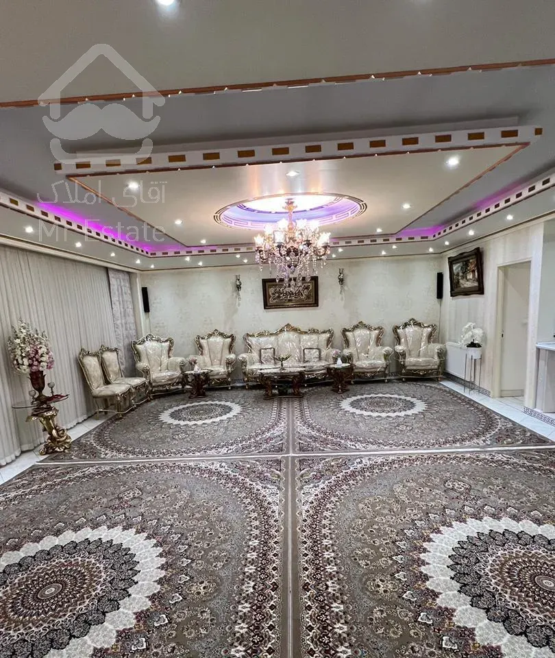 واحد ۱۳۰ متری فول امکانات