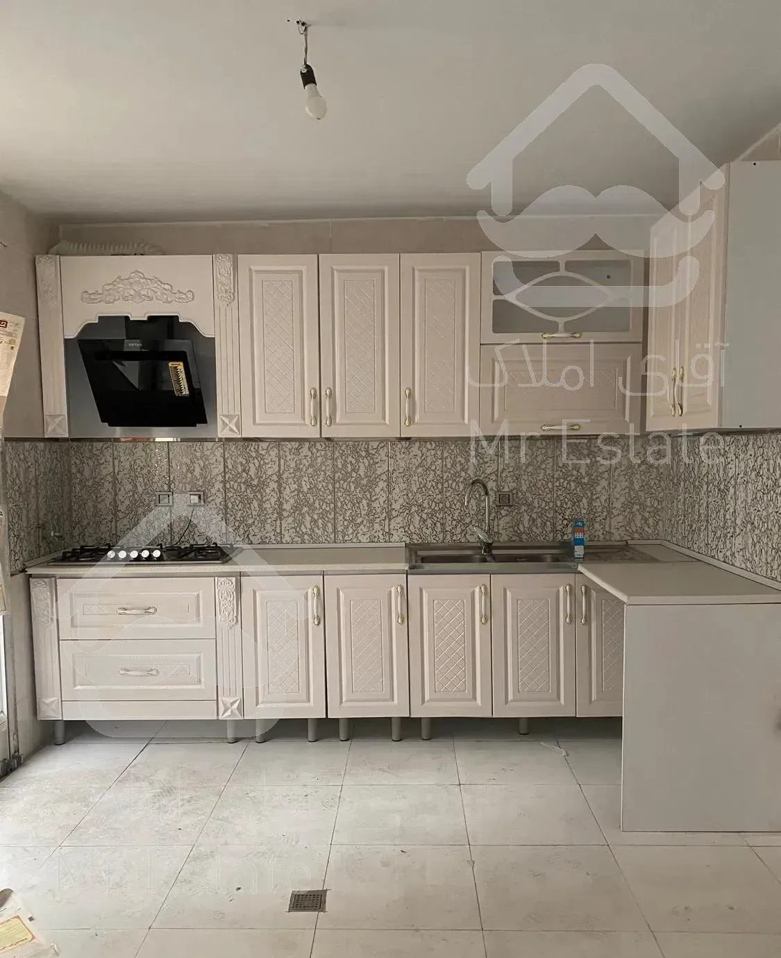 ۹۰ متر اپارتمان بالای میدان‌ولیعصر