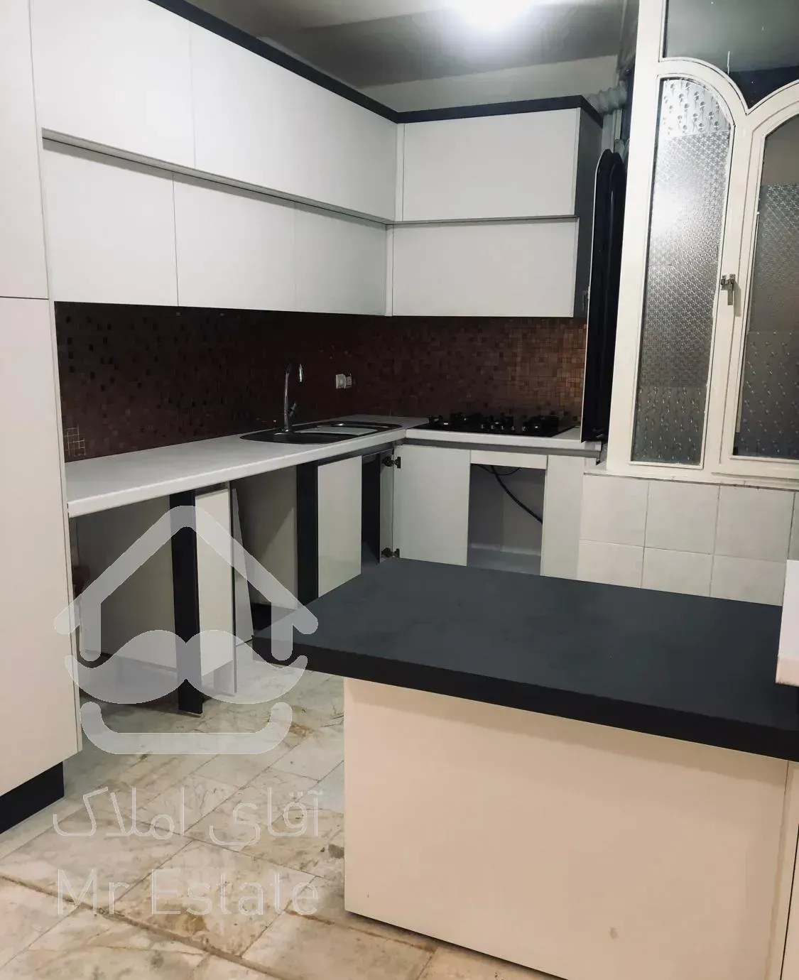 ۷۵ متر فول امکانات طبقه ۵ روبه جنوب