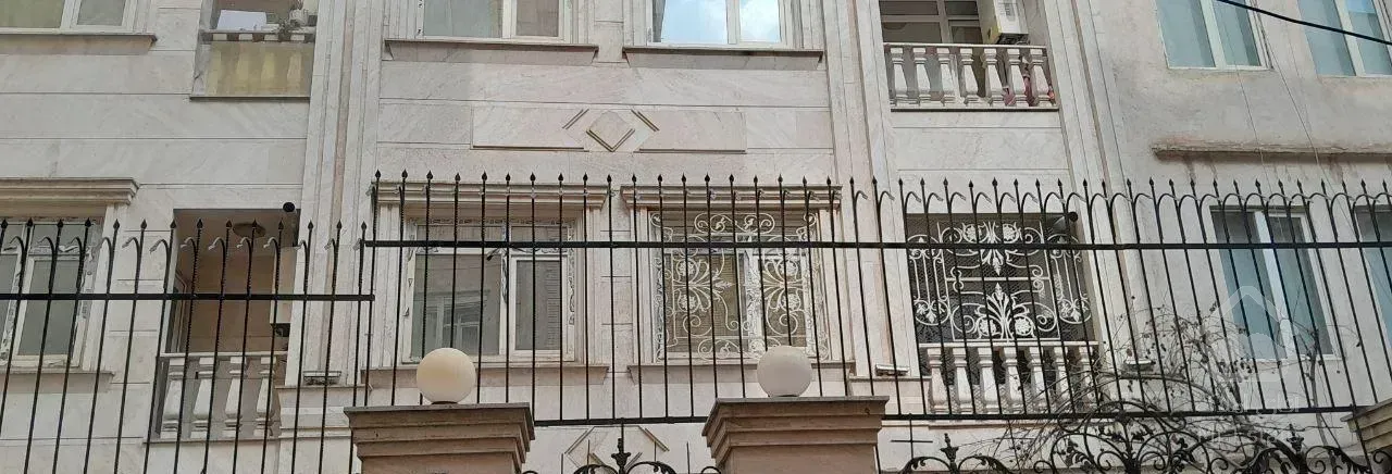 آپارتمان 50متری دو واحد طبقه چهار