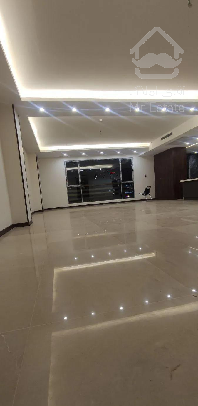 چهار باغ شرقی/تک واحدی/سالن پرده خور/