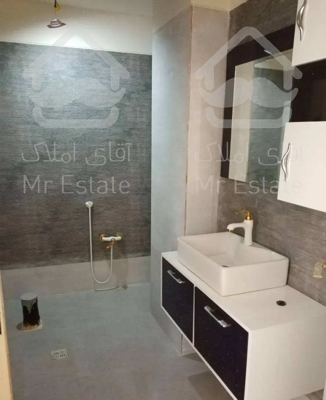 آپارتمان کلیدنخورده به متراژ 146مترودارای 3 اتاق