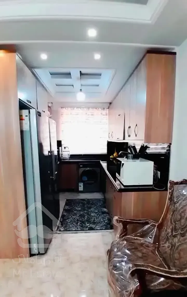 ۶۸ متر/۲خوابه/باپارکینگ/نورگیر