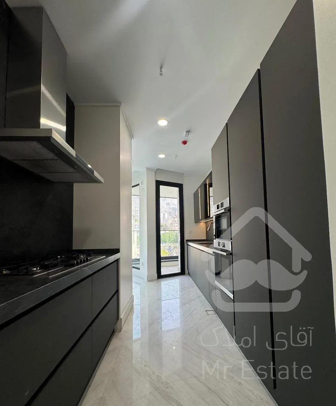 فروش آپارتمان ۱۳۰متر دزاشیب ۲پارکینگ