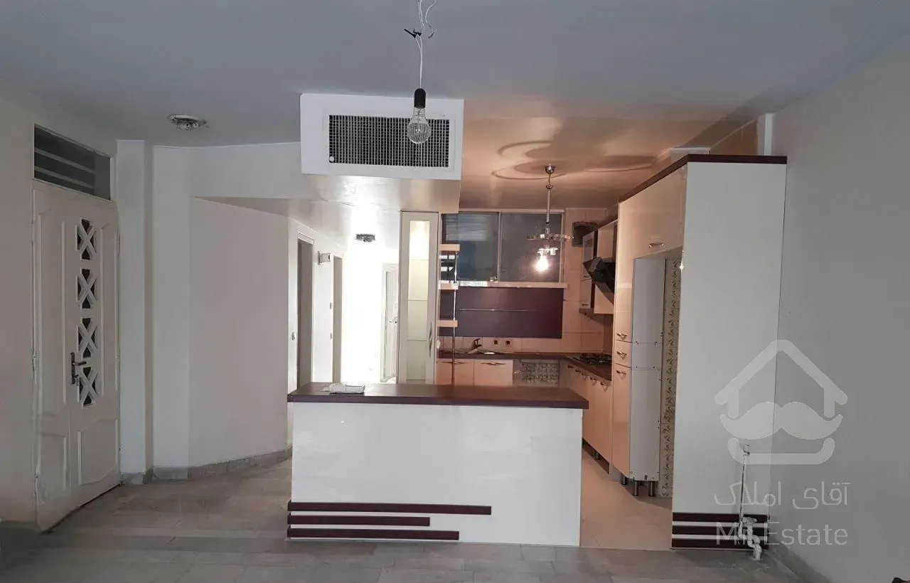 اپارتمان ۱۱۷متری مسکونی خوش نقشه نقدی عباس اباد