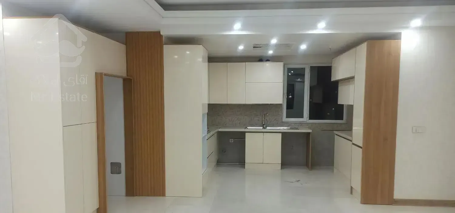 خزانه خیابان همدانی ۱۳۸متر دو خوابه تک واحد