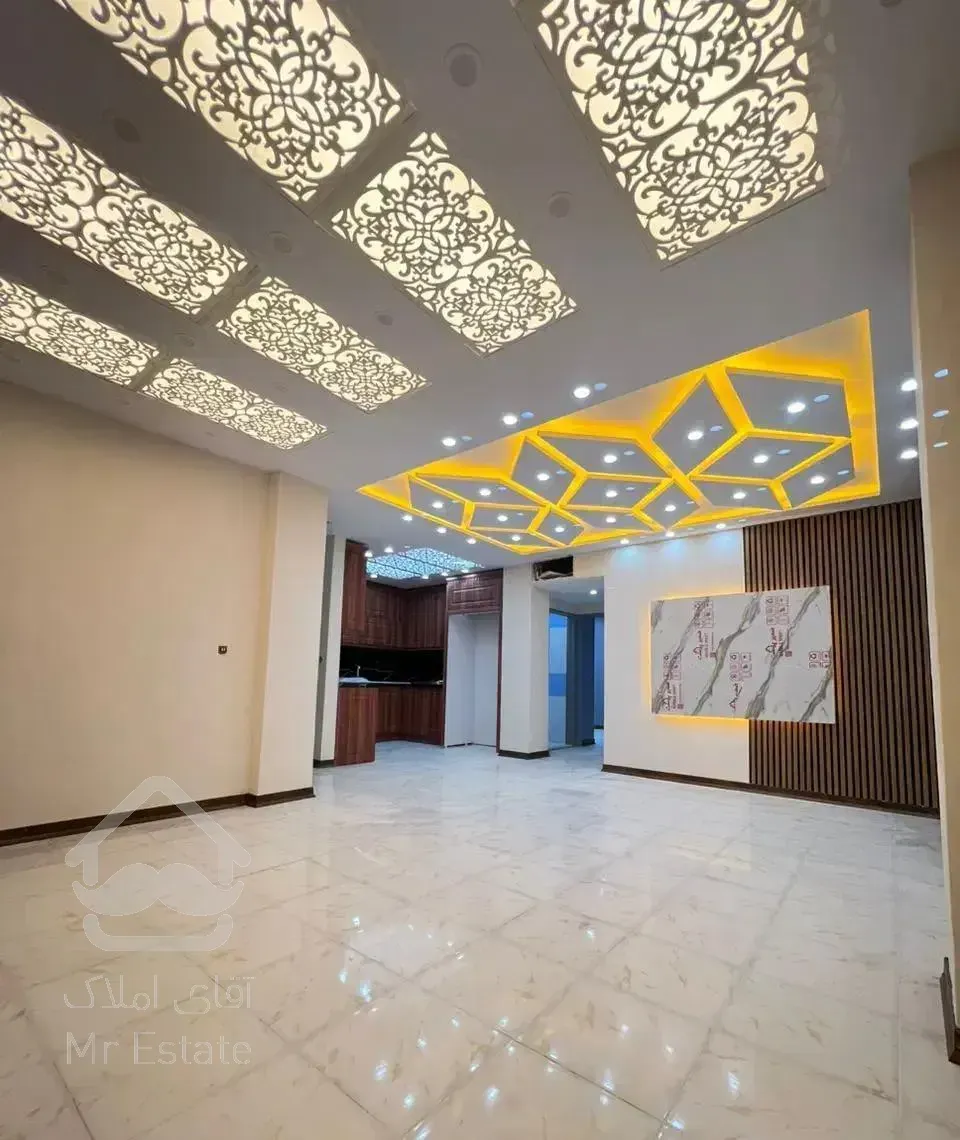 پرند آپارتمان دو خوابه فاز6 شمال99متری