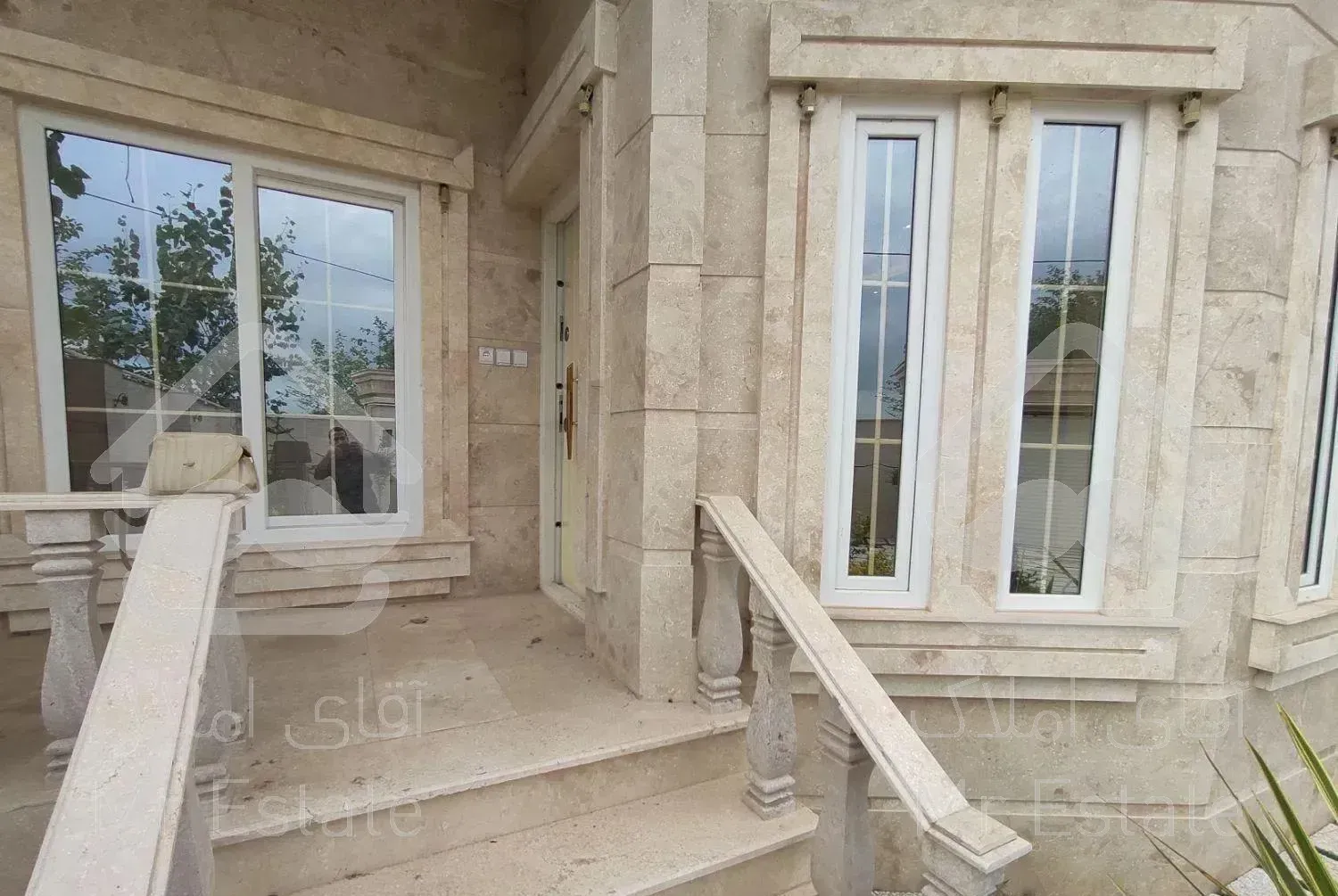 ویلا۲۲۰متری خوش ساخت و شیک سه خوابه ۵دقیقه ساحل