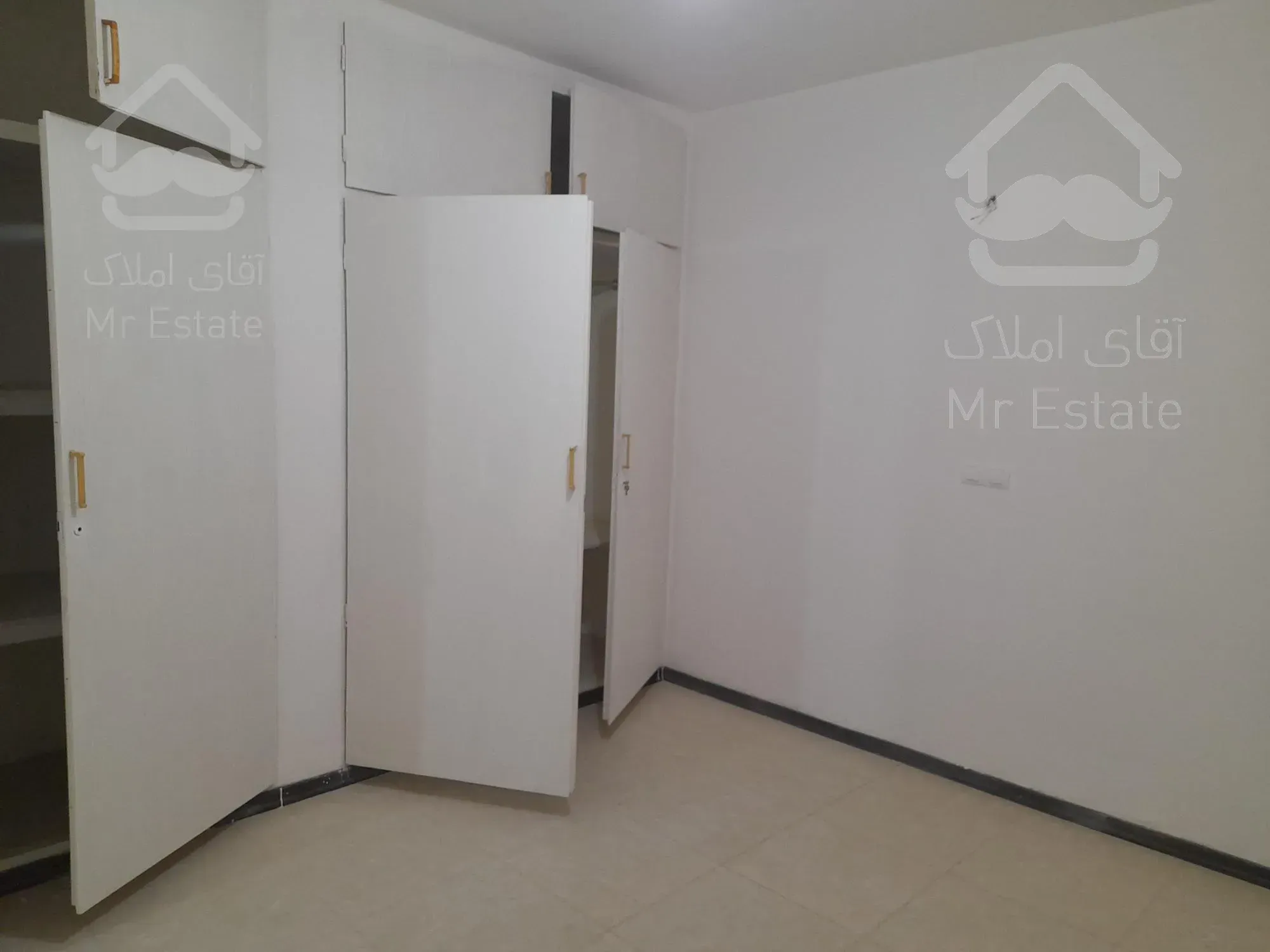 آپارتمان باغ حوض 3 خواب 135 متر