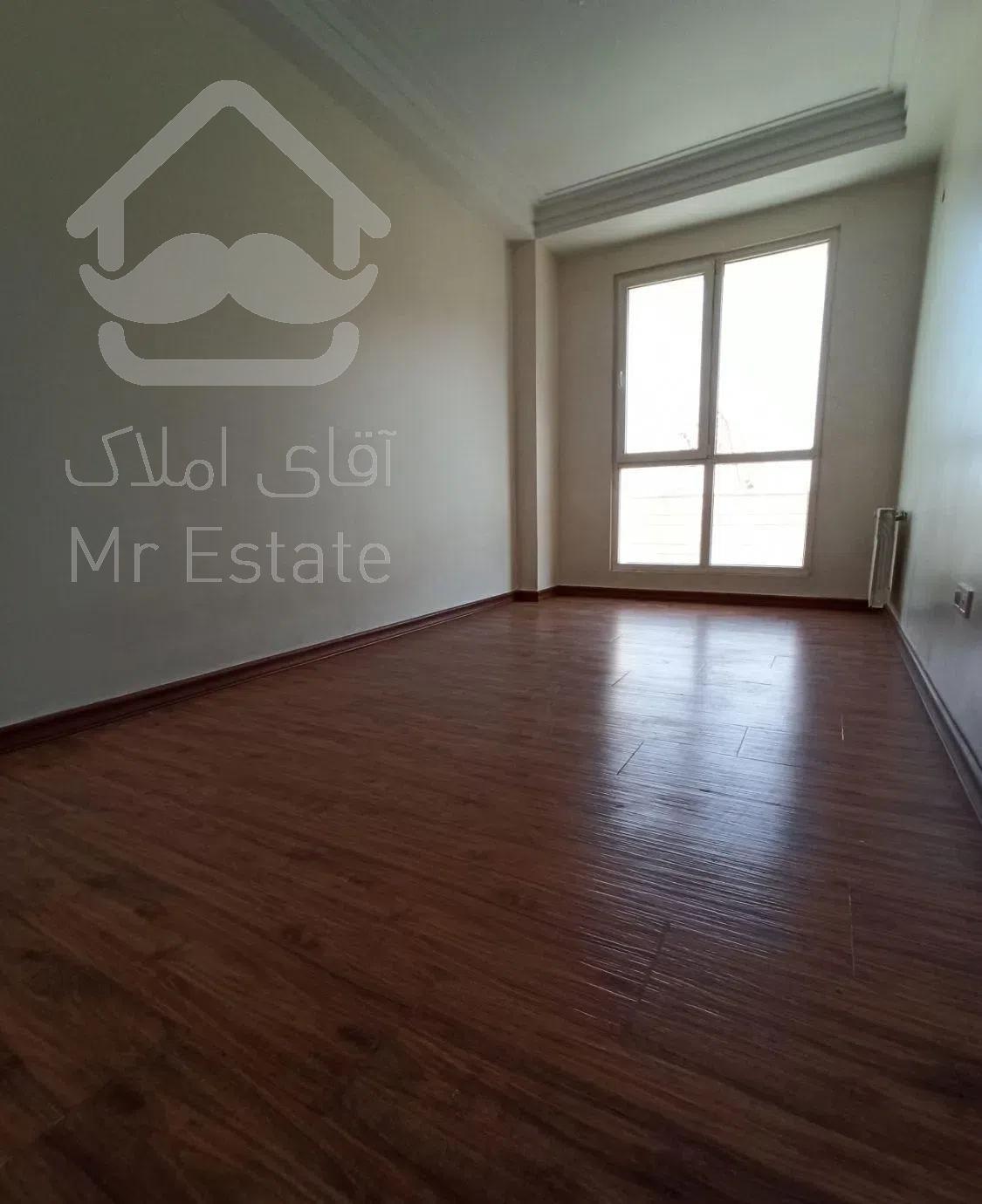 ۷۶ متر / سالن پرده خور قدی روبه خورشید/ کلیدنخورده