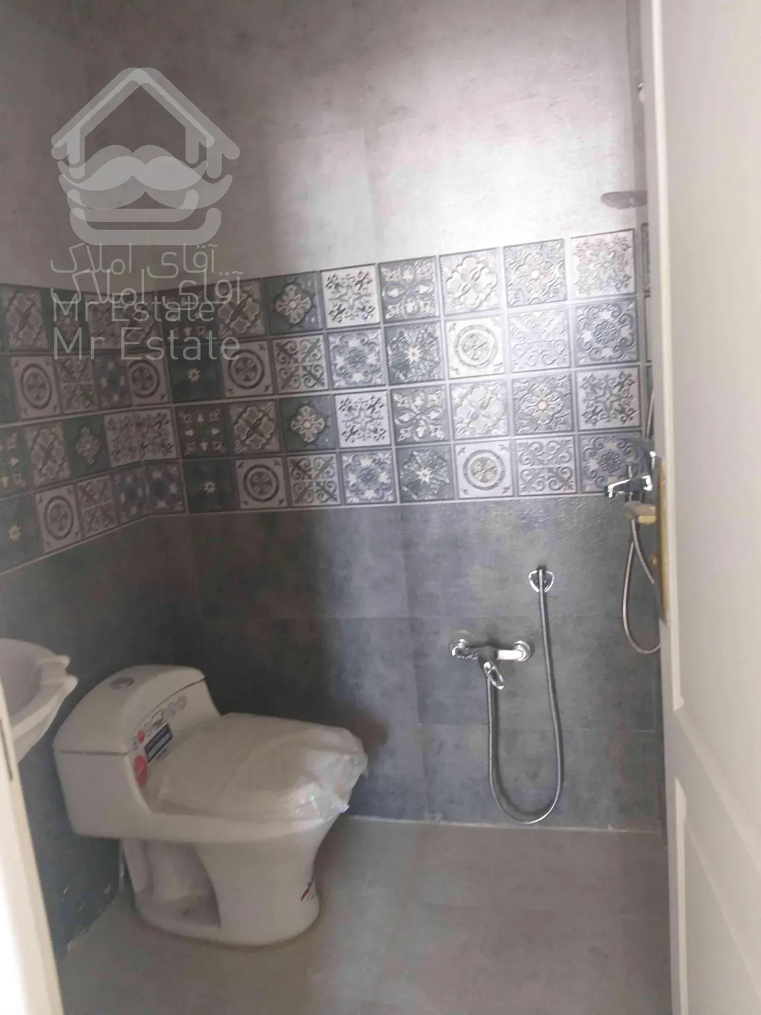 ۶۱متر.نور و نقشه. لوکیشن فول پونک