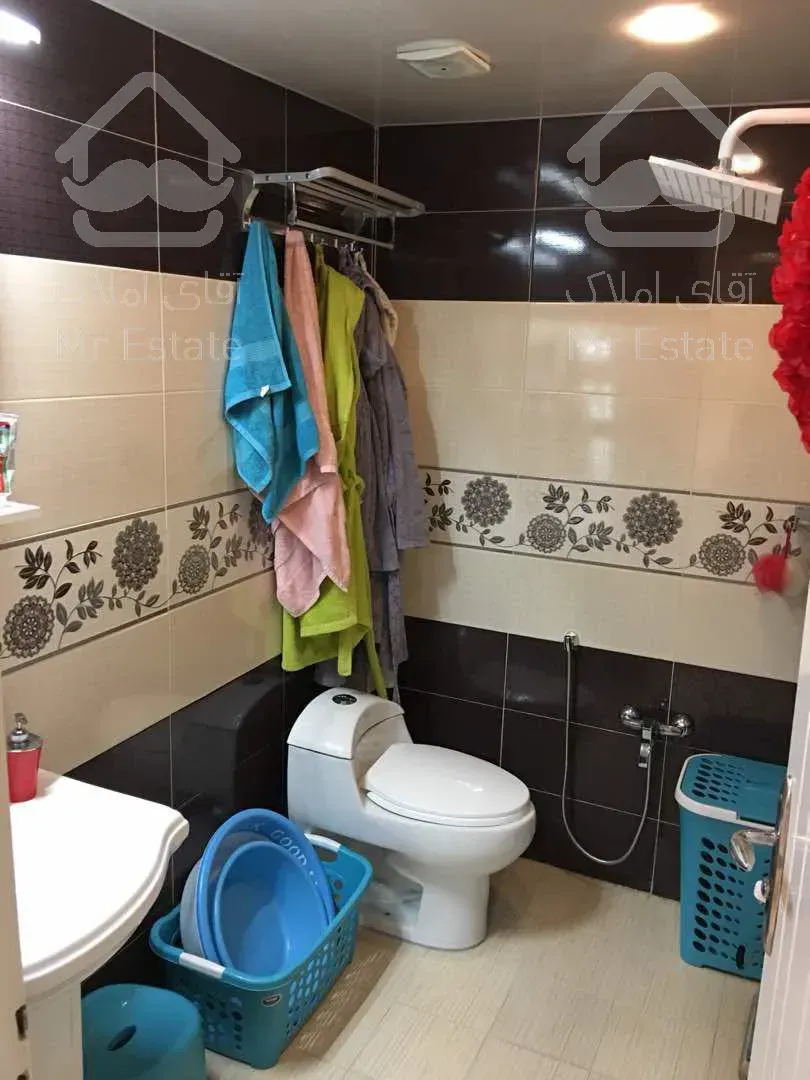 فقط زوج جوان طبقه ي دوم نوساز دو اتاق خواب  آسانسور  پاركينگ  انباري بالكن  شوفاژ پرده  لوستر  مجهز به دوريين مدار بسته