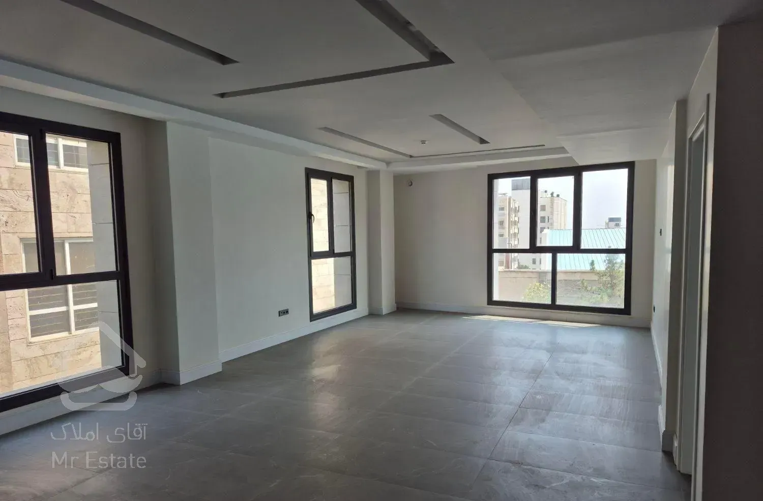 ۱۲۶متر ۳خواب ۴ساله بدون پرتی فرعی دنج ارامنه