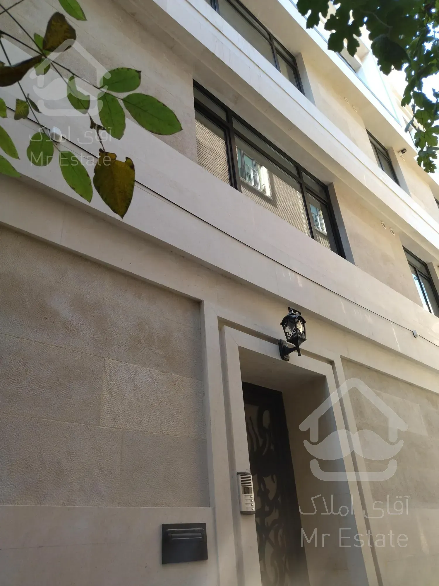 75 متر   تکواحدی  نوساز   دونبش   شمال ستارخان