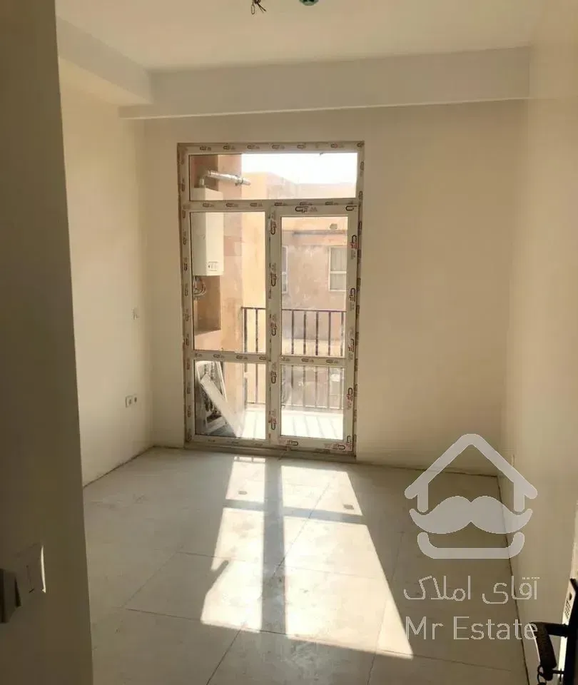 آپارتمان ۱۳۰ متر ۲ خ/پلان تفکیکی/غرق نور/نوساز