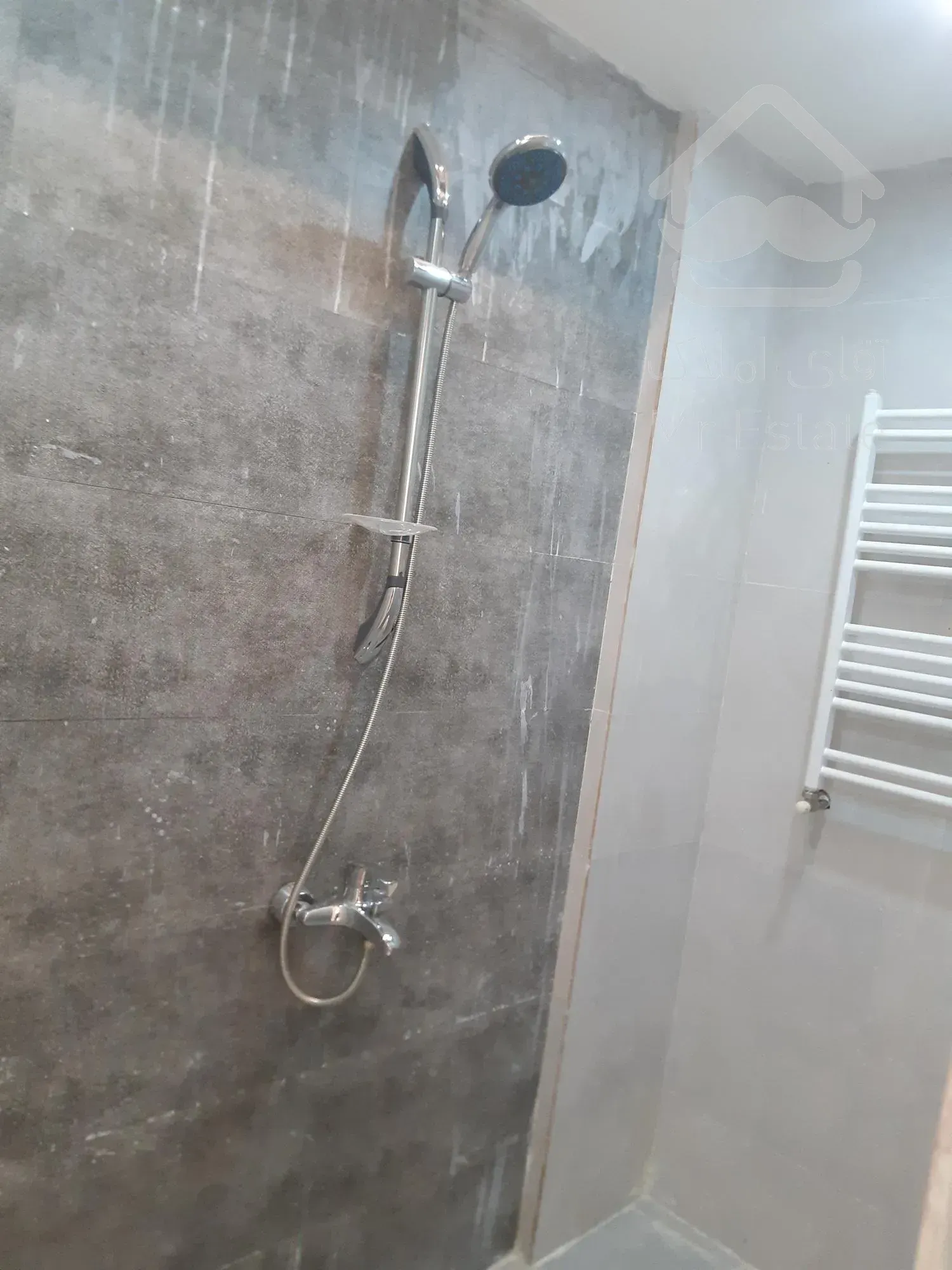 ۸۳متری دوخوابه استادمعین