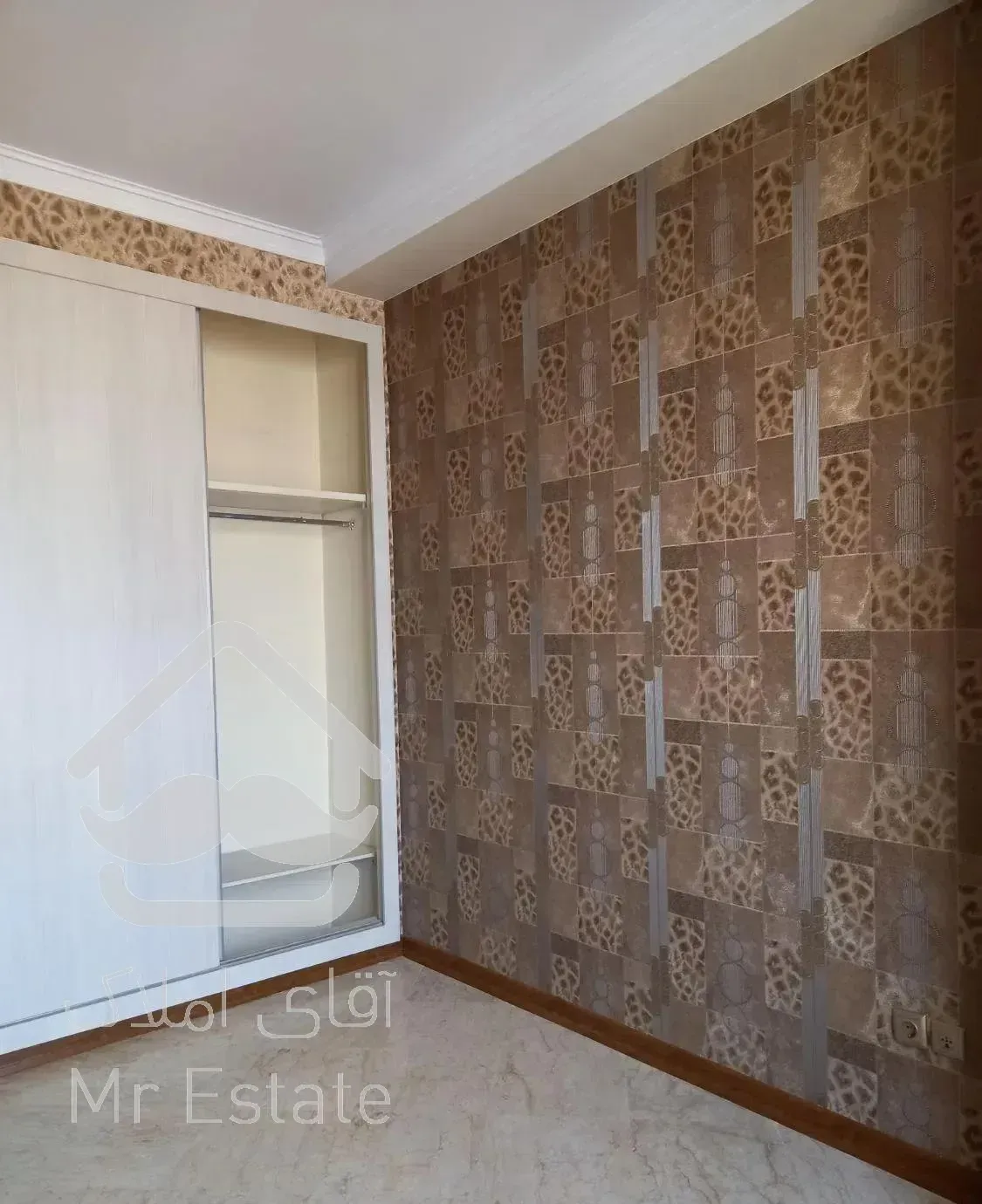 آپارتمان ۱۷۵ متر دو پارکینگ