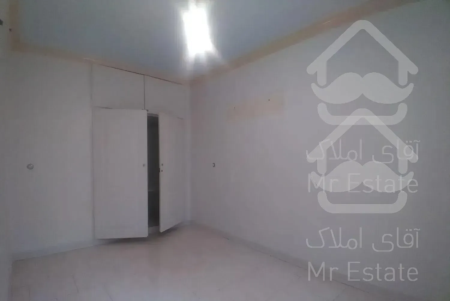 85 متر نوبنیاد / ورودی از لابی / حیاط مشجر