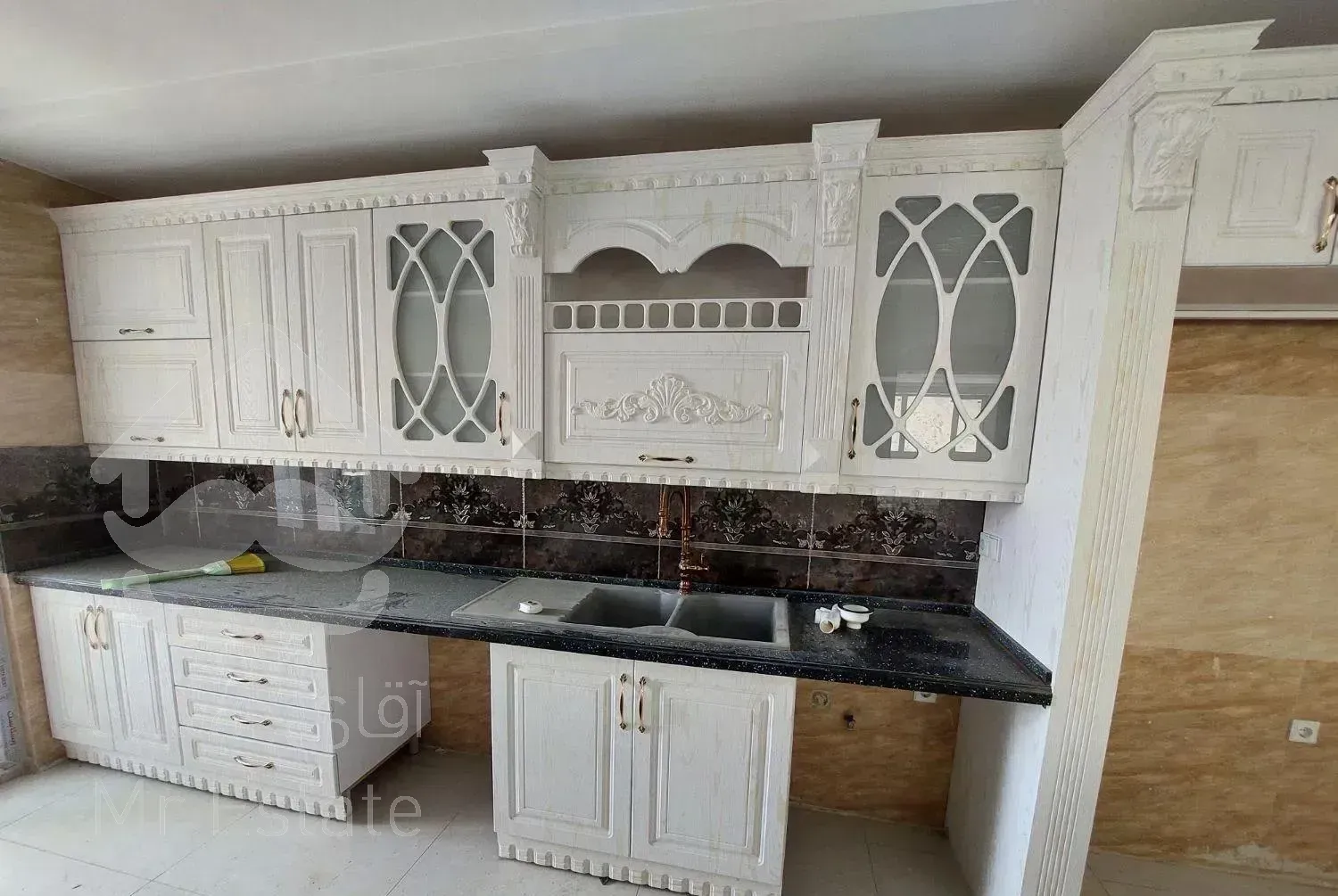 کلیدنخورده۱۷۰متر۳خواب فول دیزاین بدون مشرف