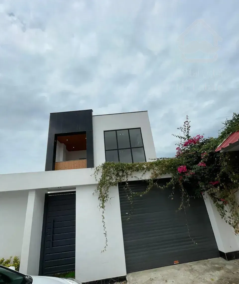 فروش ویلا استخر دار بسیار شیک کلید نخورده