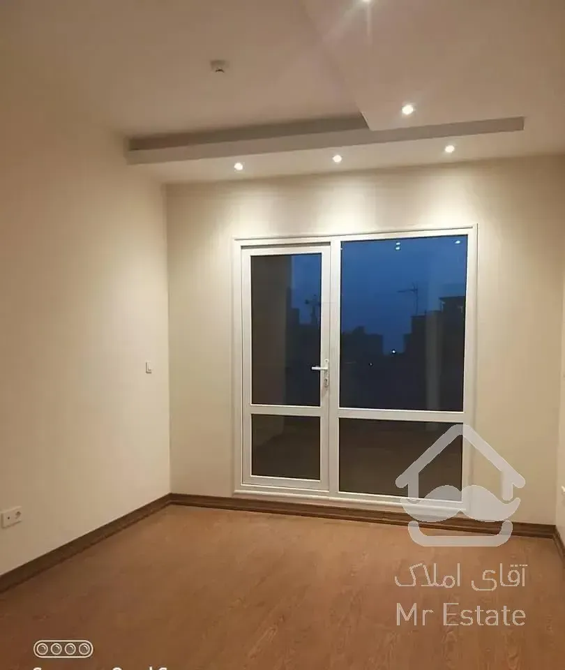 ۱۰۵ متر۲خواب تاپ لوکیشن شمال اندرزگو  کلید نخورده