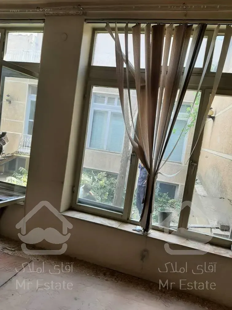 خانه کلنگی، 301 متر، شهناز، محققی