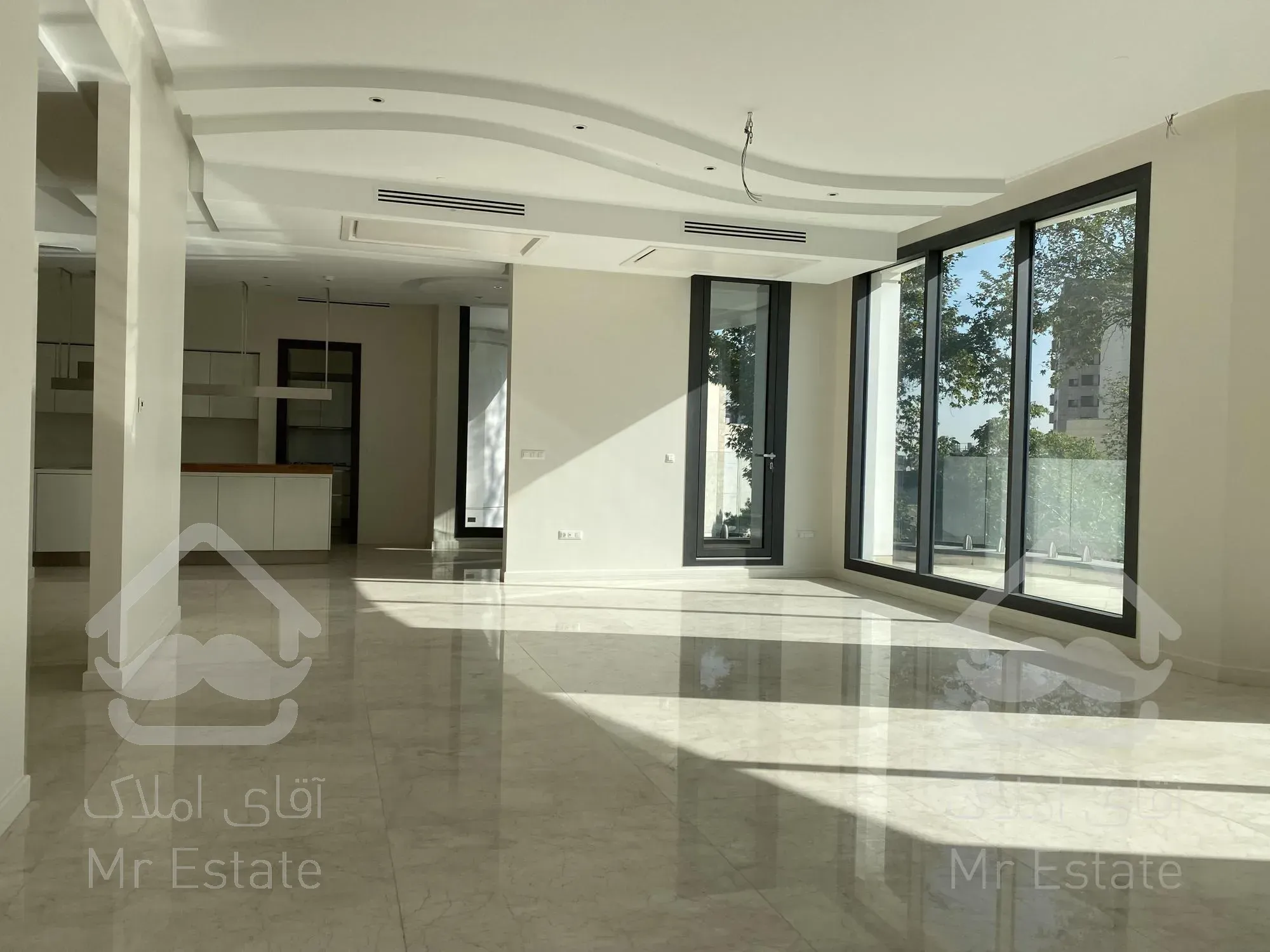 ⭐️۶۵۵ متر با ویوی ۳۶۰ درجه در برج باغ مارکدار⭐️