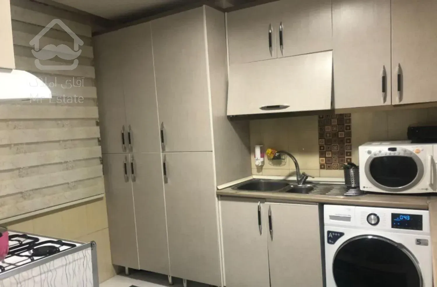 ۸۸ متری مولوی دو نبش فول