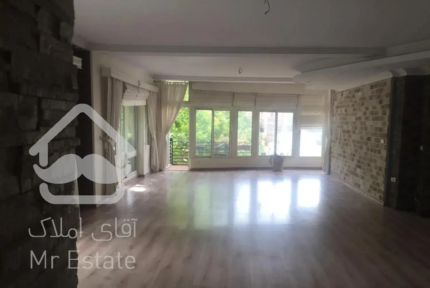 پاسداران/تکواحدی/۲۶۰ متری/۳خواب/