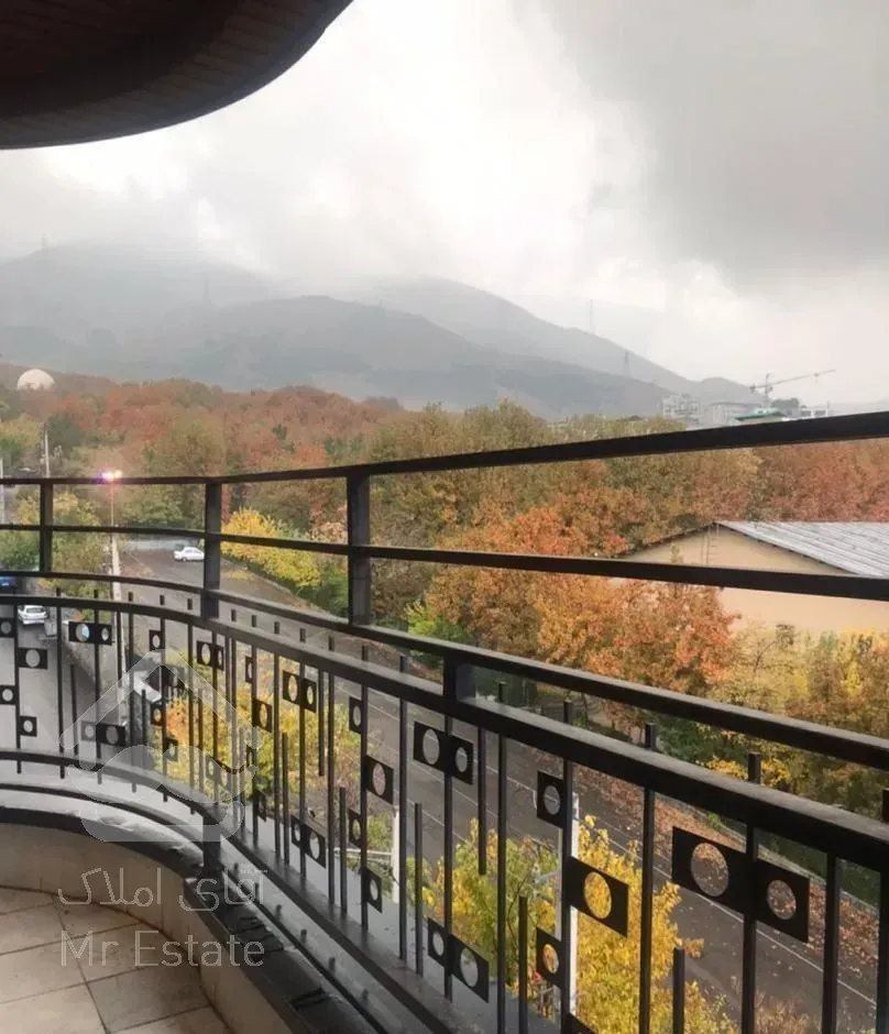 نیاوران گلسنگ ۲۲۰ متر۳خ خوش نقشه و شیک