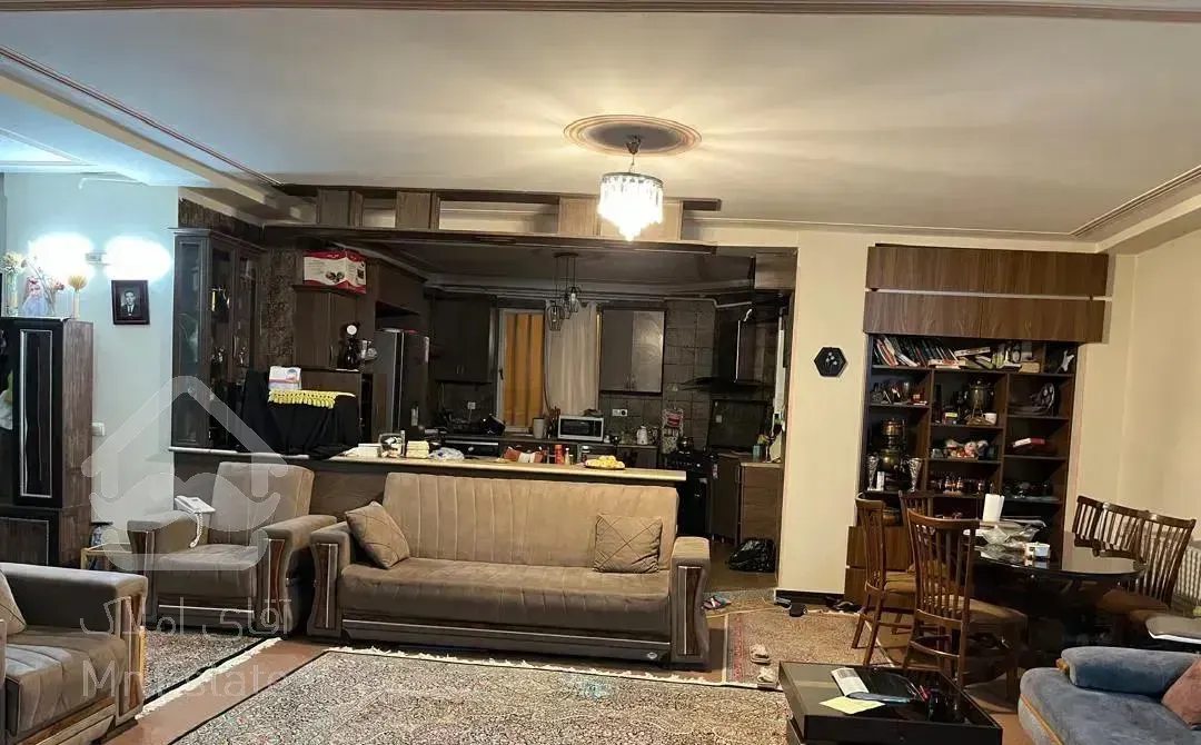 آپارتمان همکف ۱۴۰ متری حیاط دار میدان بسیج