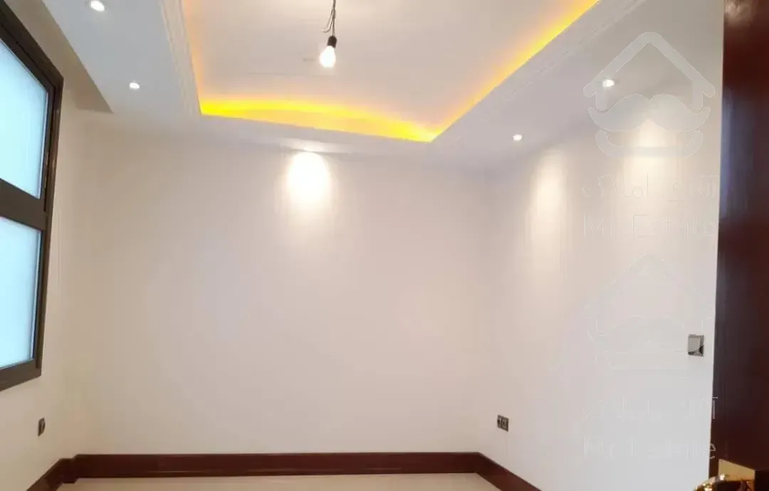 ۹۶ متر نوساز بالای عباس آباد   ۲پارکیگ سندی