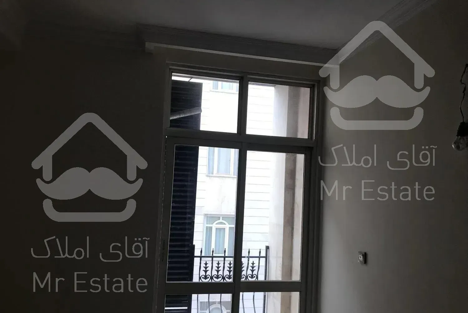 93متر غرق در نور / دسترسی مناسب باغ فردوس