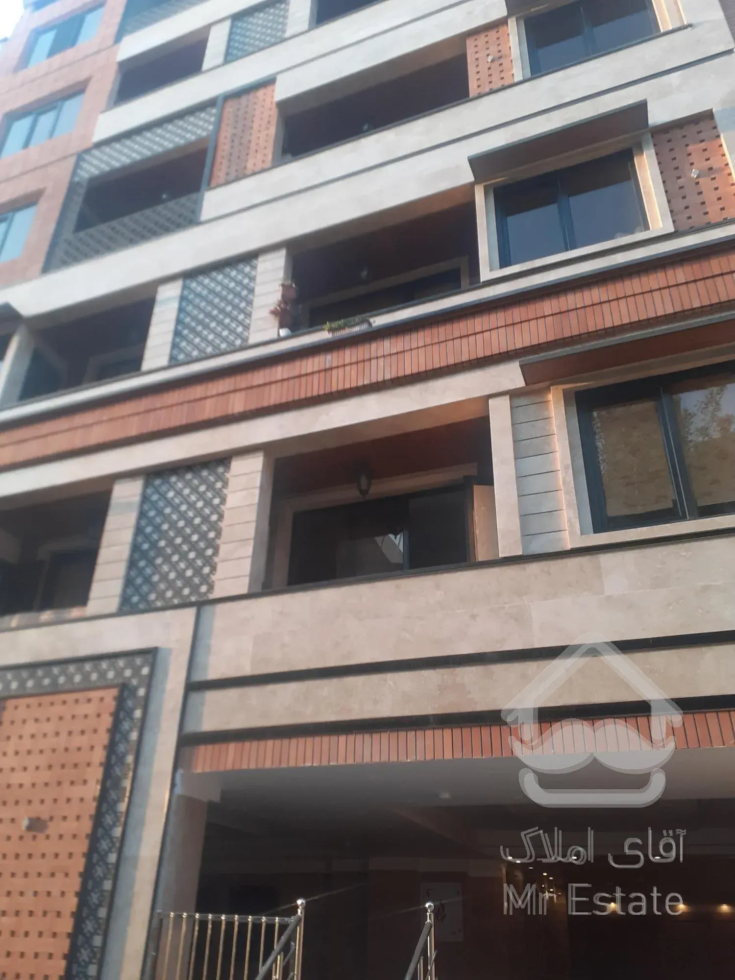 فروش واحد مسکونی غربی بلوار