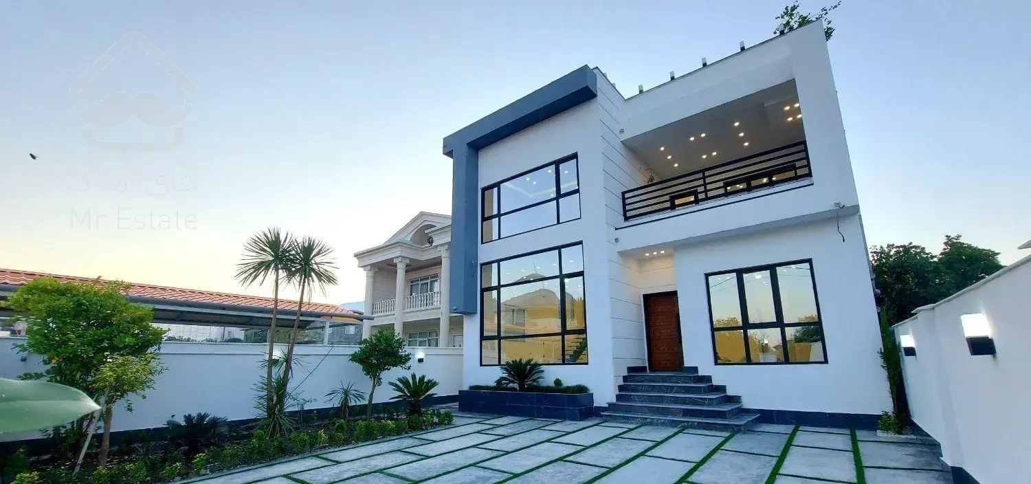 ویلا ۳۰۰ متری لوکس/ ۳ خواب / اعیان نشین