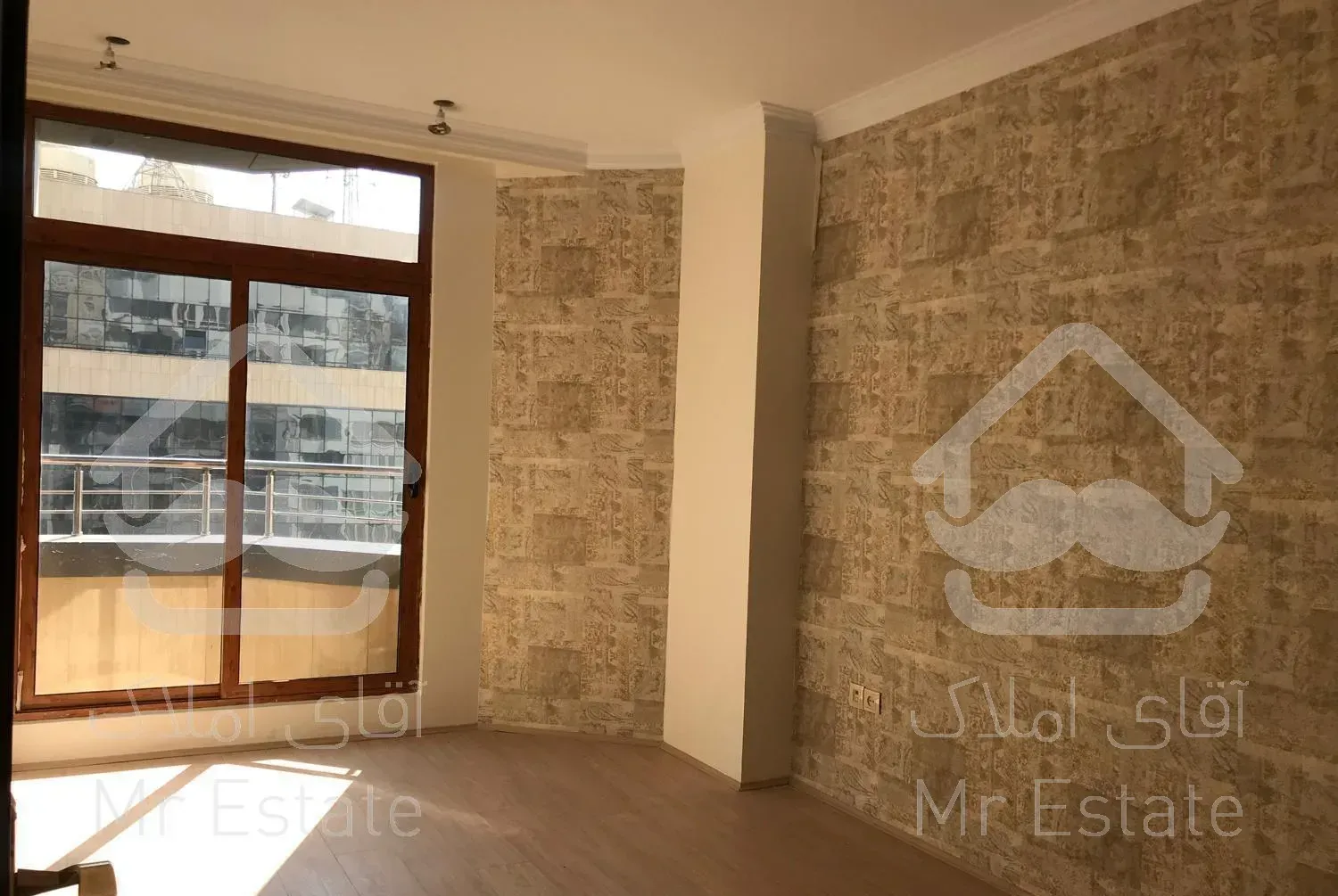 ۱۵۰متر  بالای کاج روبه آفتاب