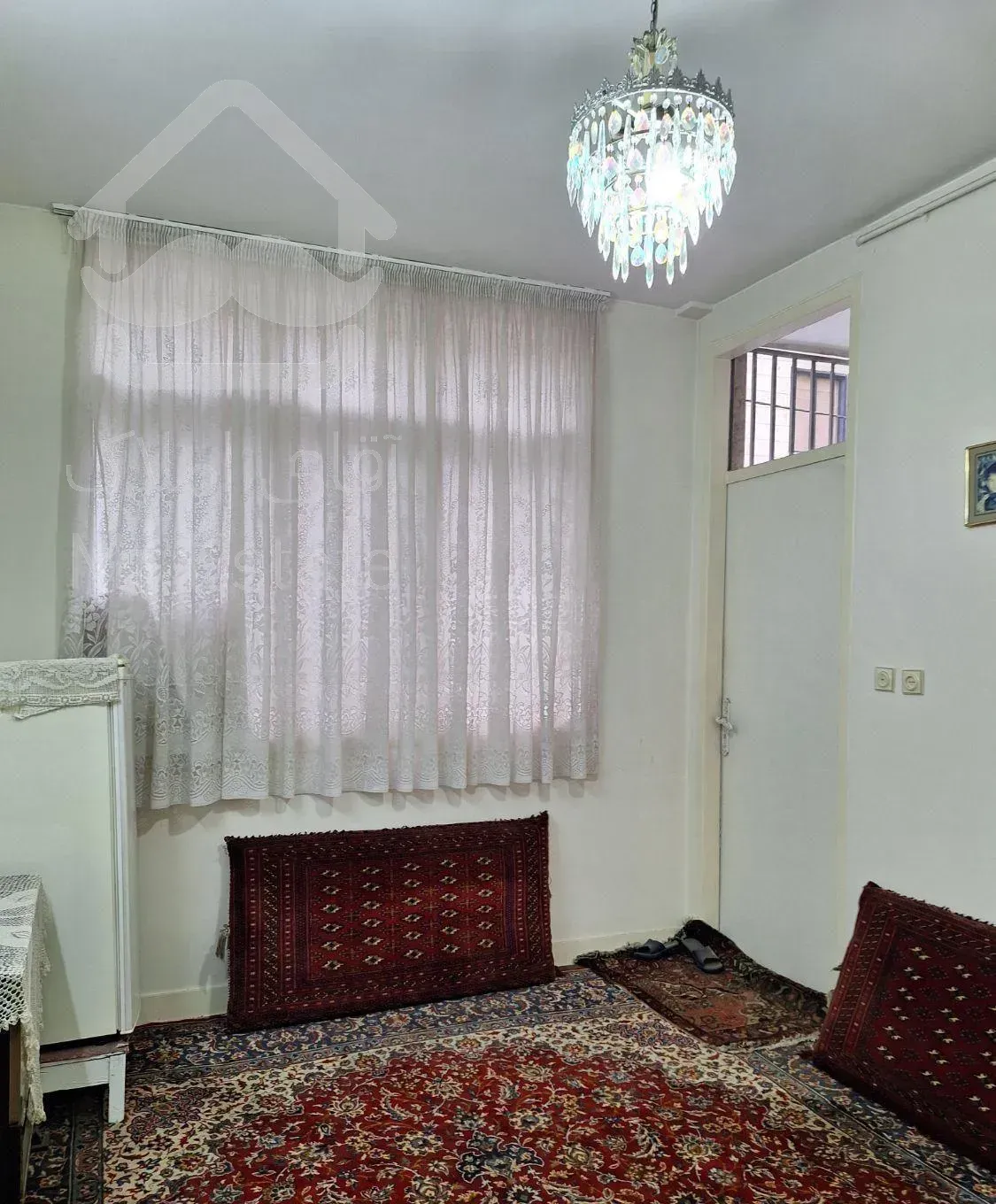 آپارتمان ۹۵ متر ۲ خواب/ تک واحدی/ رو به آفتاب