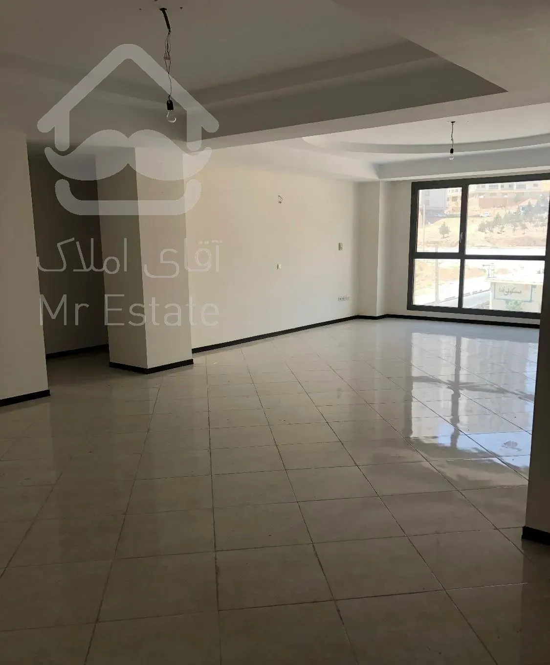 واحد ۱۶۷ متری ،۳ خواب ، سالن بزرگ و بالکن عالی