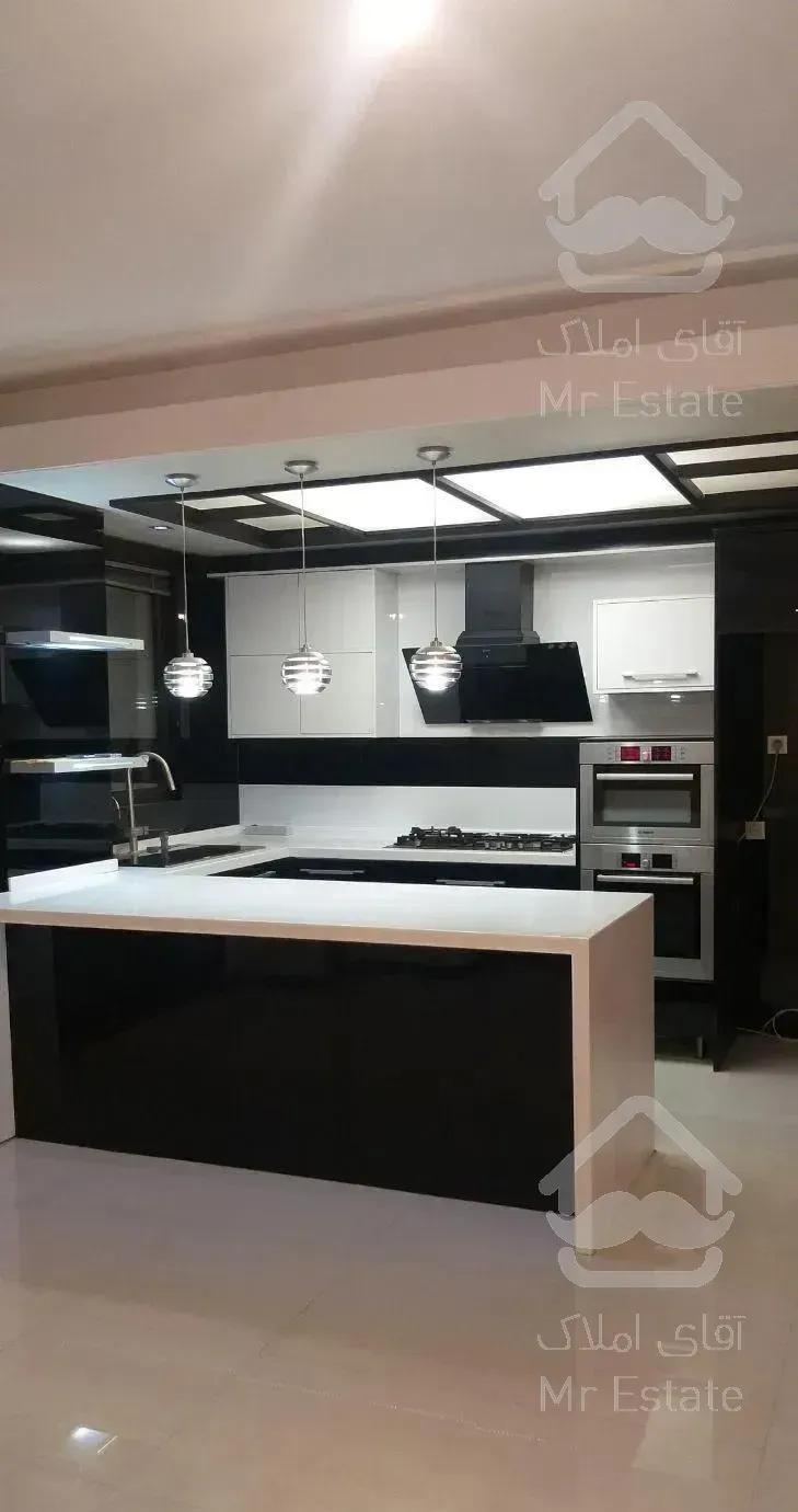 ۱۴۰ متر/۳خواب/فول بازسازی/غرق نور/کوی فراز