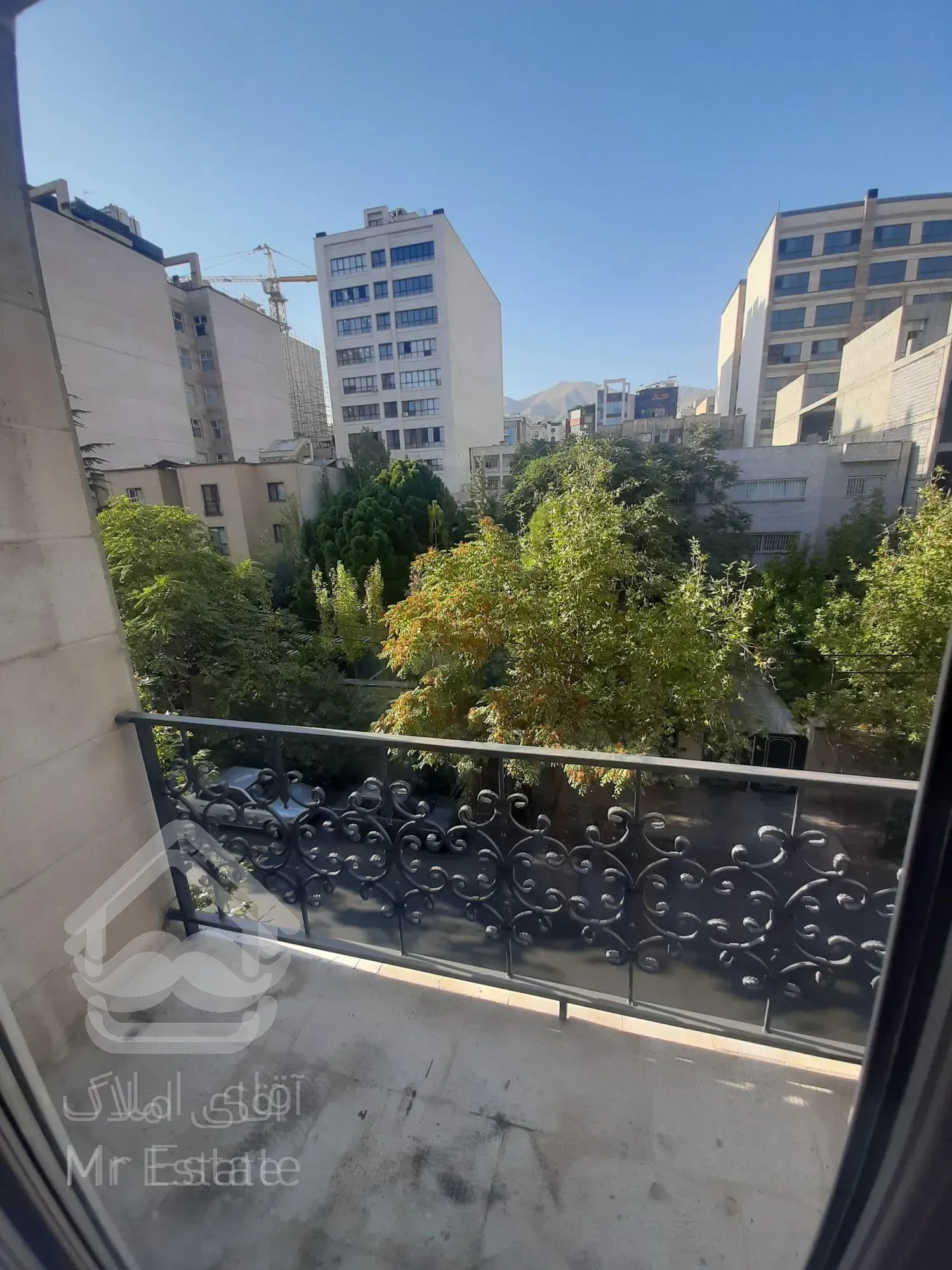 سعادت آباد کوی فراز ۱۶۸متر۳خواب فول مشاعات