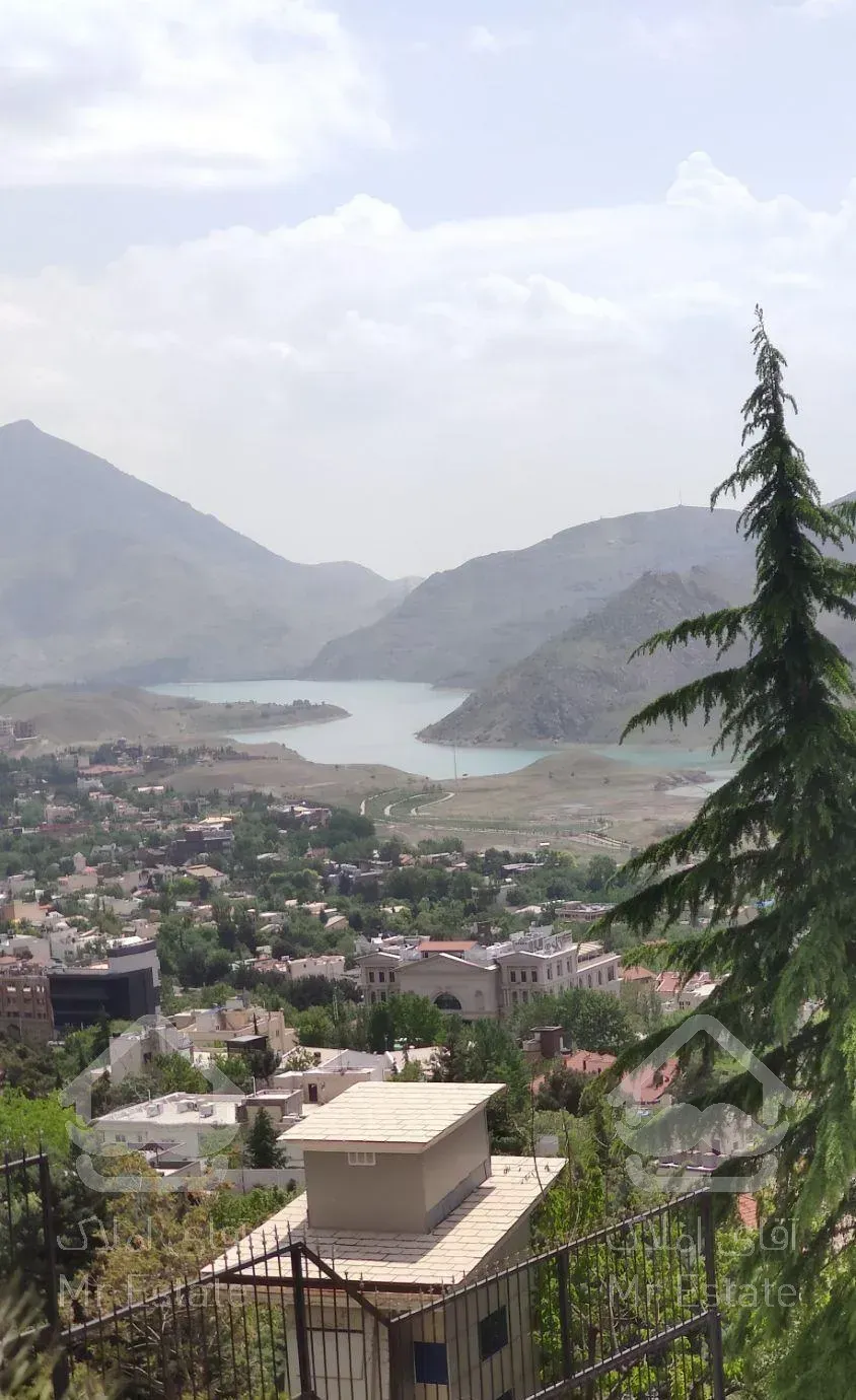 آپارتمان ۱۳۰متری سه خواب