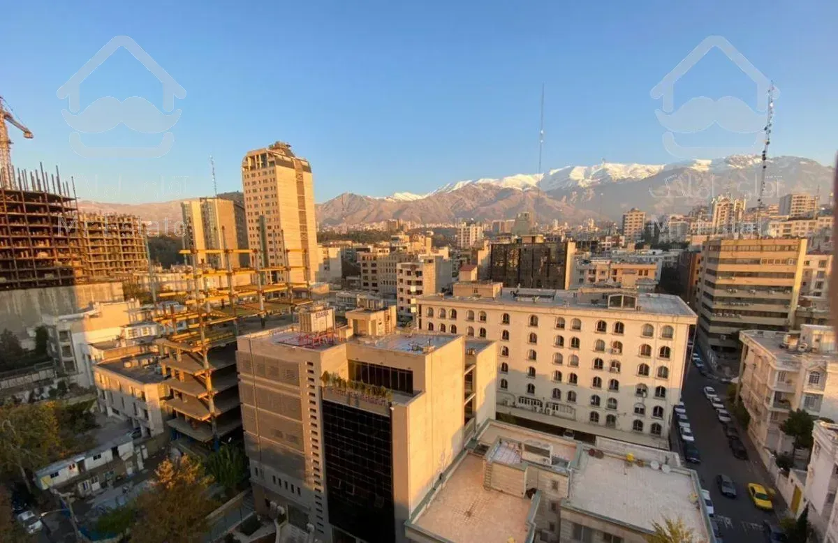 آپارتمان ۱۳۰ متر (۳خواب) غرق نور