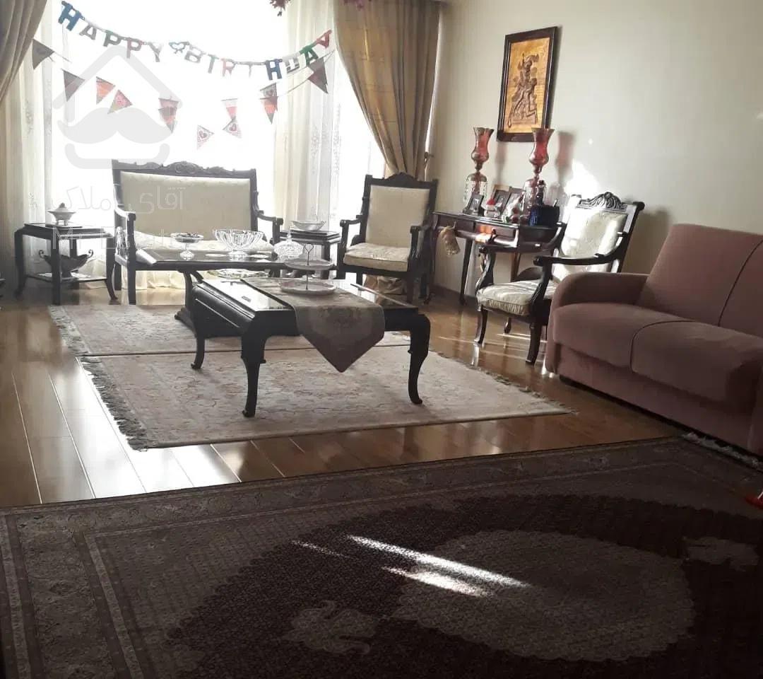 130متر آپارتمان ۳ خواب / سالن تمام پرده خور